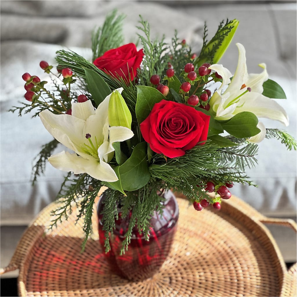 Evergreen Delight Bouquet – Flora Bloom, Menifee CA
